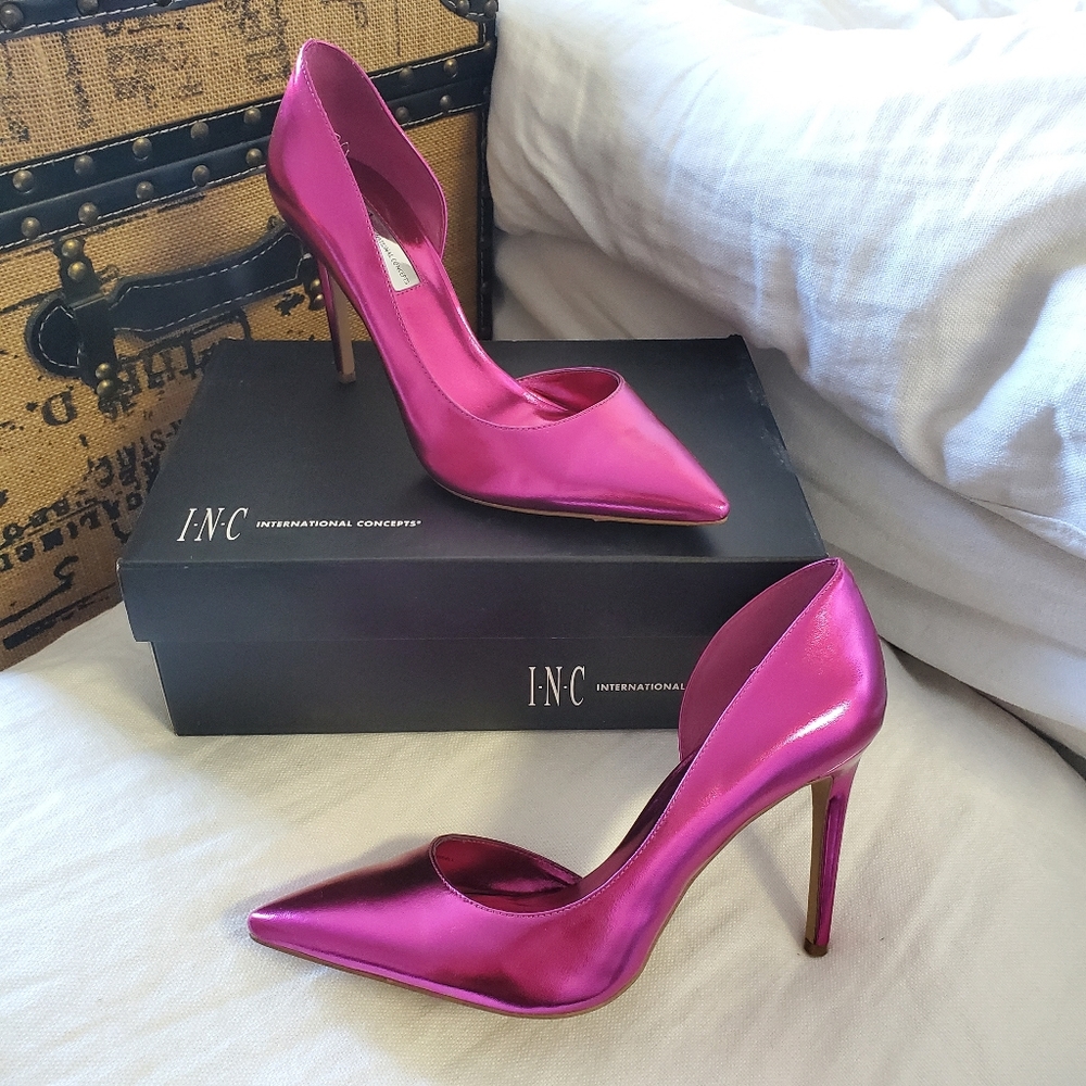 EUC INC metallic Fushia d'orsay pumps, size 8.5